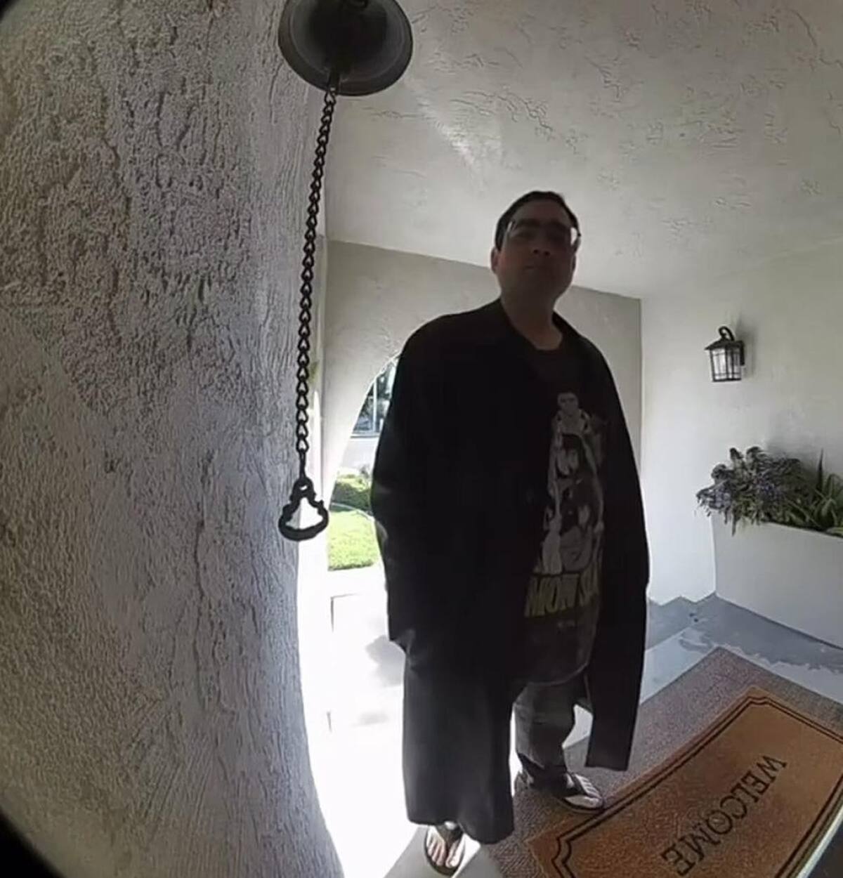 Screenshot from a doorbell camera 