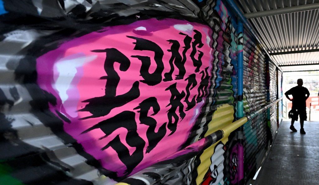 Local artists bring color, creativity to the Grand Prix of Long Beach – Press Telegram