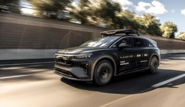 Uber and Nuro begin testing premium robotaxi service in San Francisco