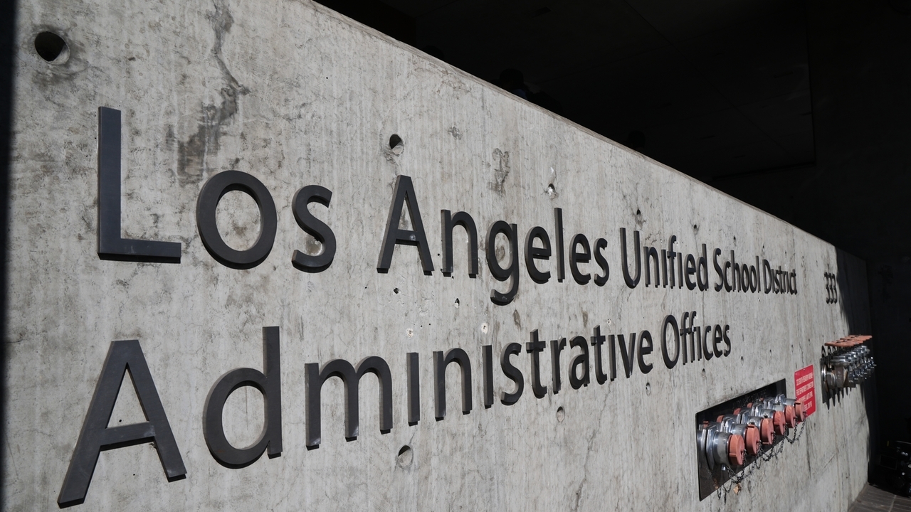 Los Angeles schools avoid a strike as a last-minute deal is reached with staff