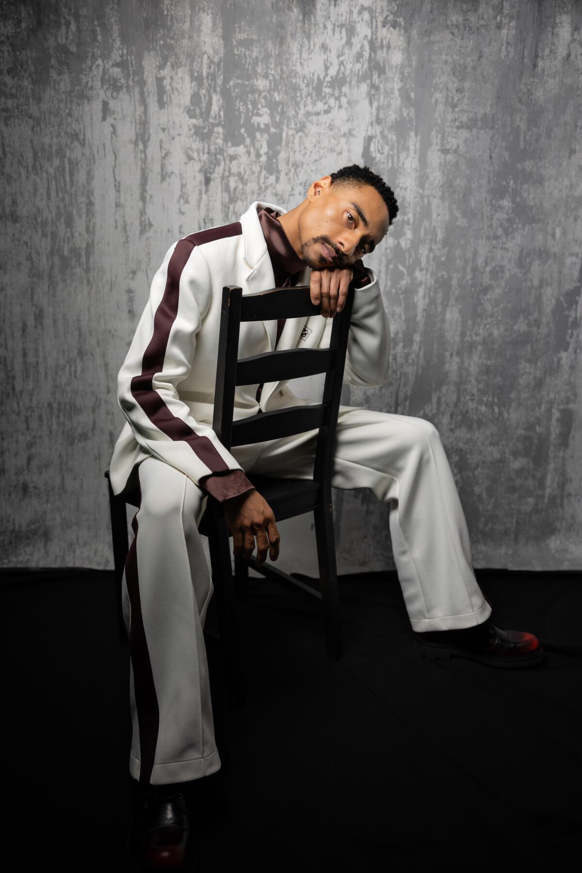 Durand Bernarr poses for photo.