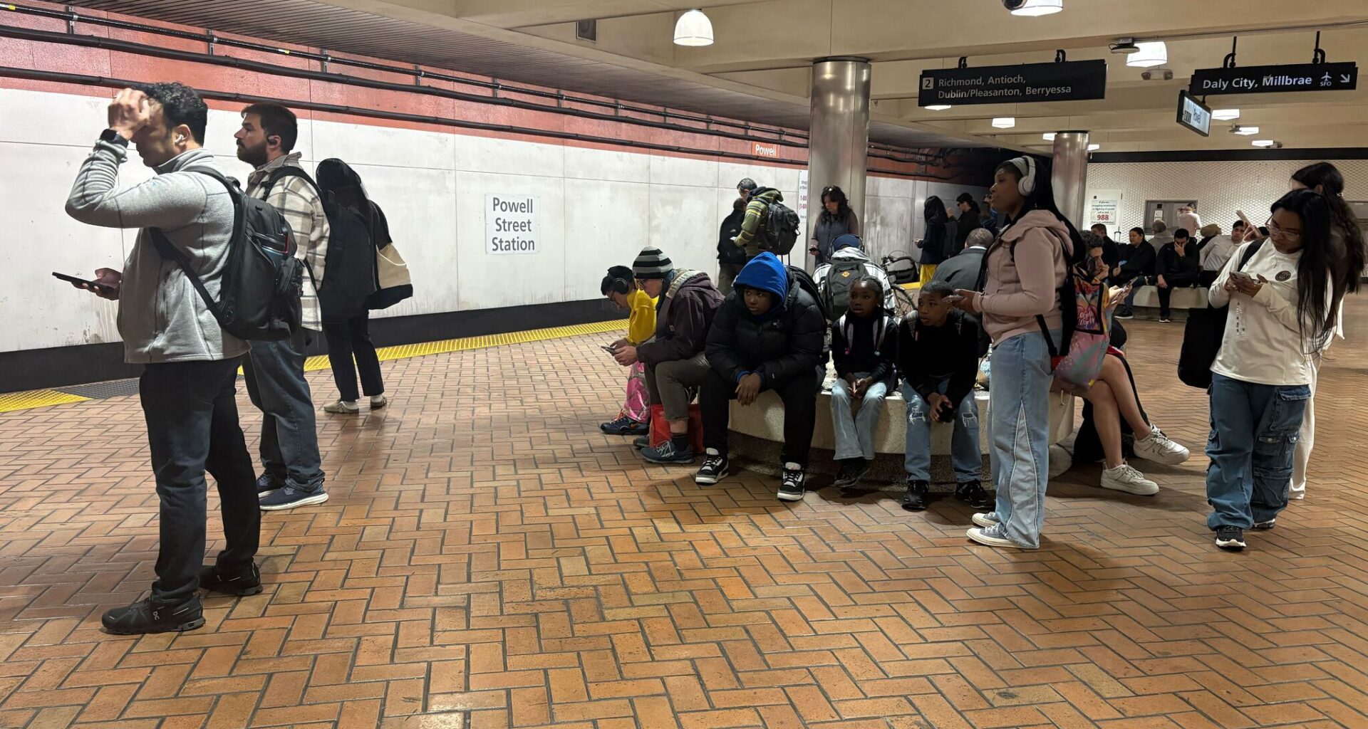 Equipment problem, disabled BART train causes rush-hour delays