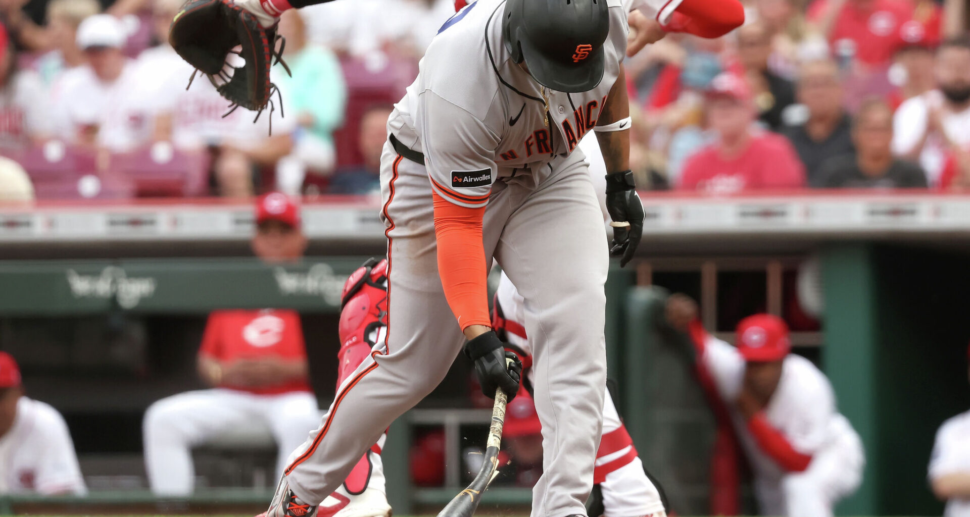 Giants’ frustrations boil over as Reds tag Tyler Mahle for 4 homers