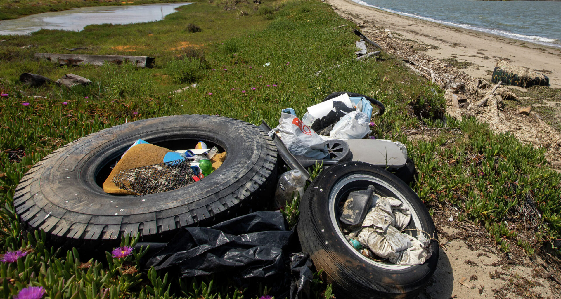 Oakland is turning to AI drones to combat illegal dumping