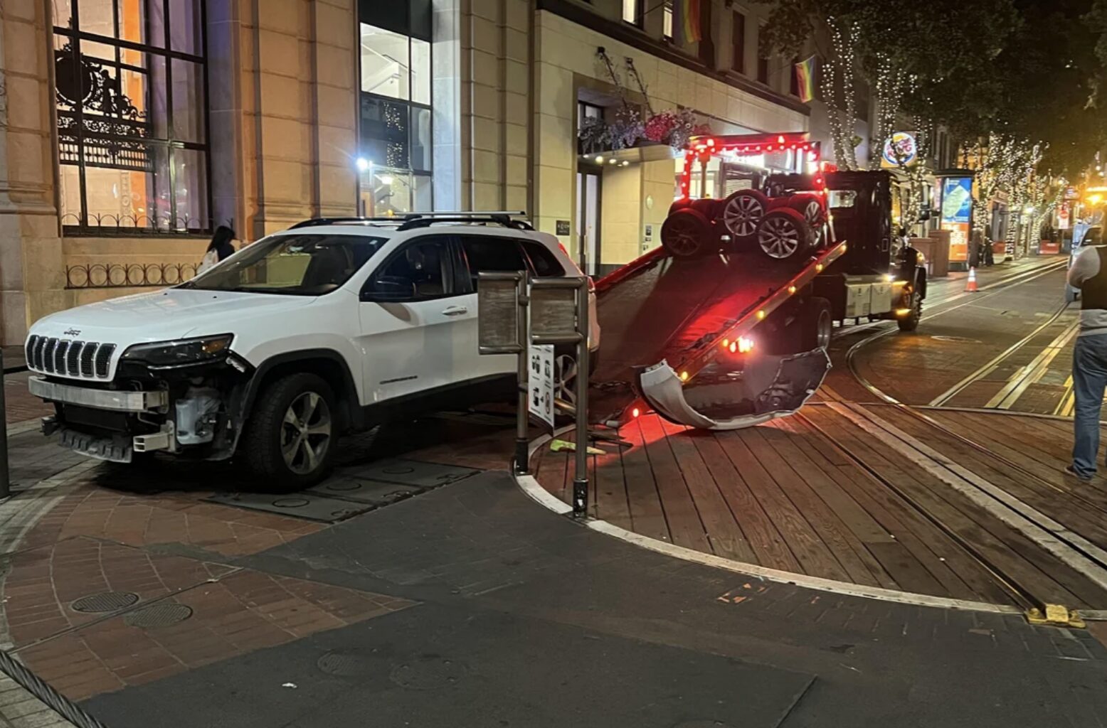 SF's most popular cable car stop halts service after car crash