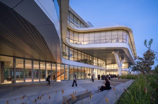 San Jose City College Career Education Complex, gathering areas and exterior.(Jason O'Rear Photography, Steinberg Hart)
