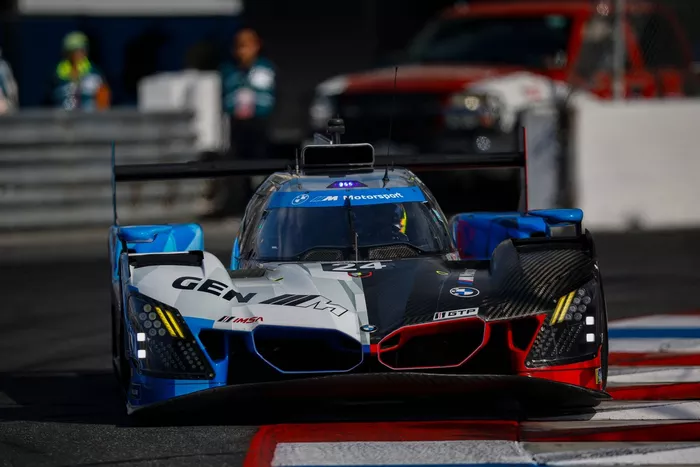 #24 BMW M Team WRT BMW M Hybrid V8: Sheldon van der Linde, Dries Vanthoor, Philipp Eng