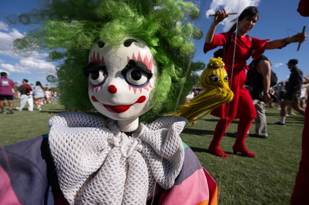 Bob Baker Marionettes take a romp through festival grounds – Pasadena Star News