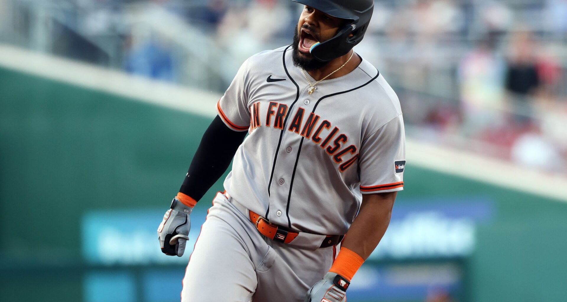 SF Giants pound three home runs in series-opening win over Nationals