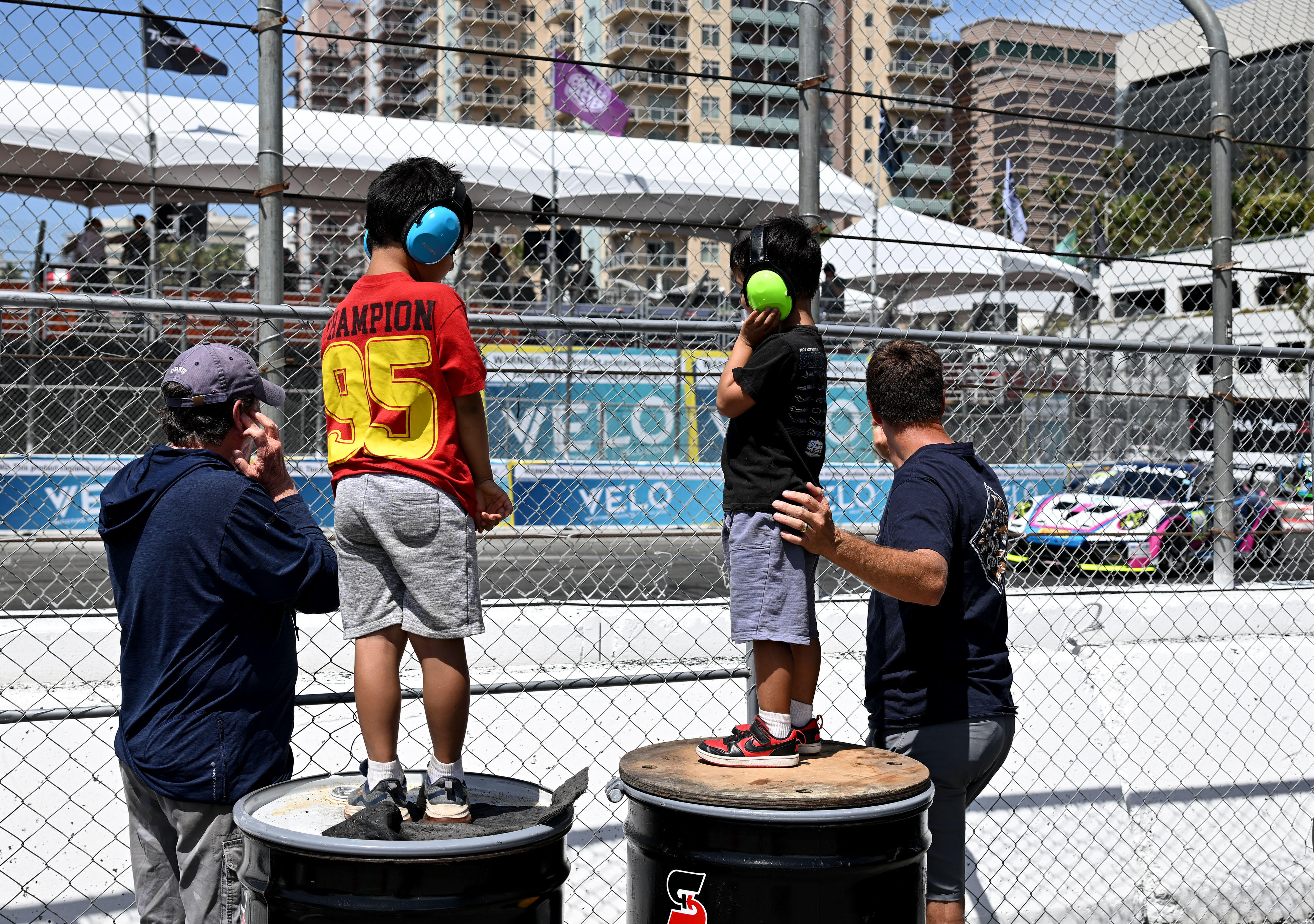 His get some help to view the Porsche Carrera Cup...