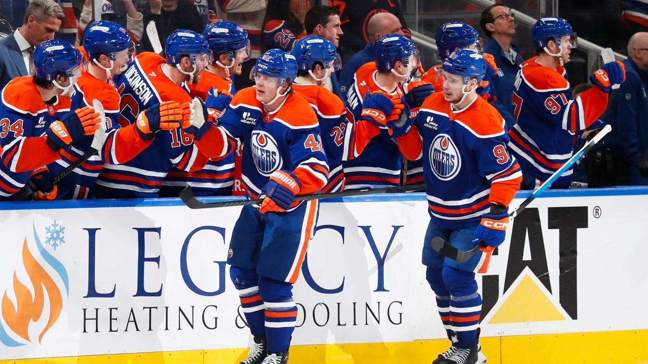 Kapanen's 2nd goal of game with 1:54 remaining lifts Oilers over Ducks 4-3 in playoff opener