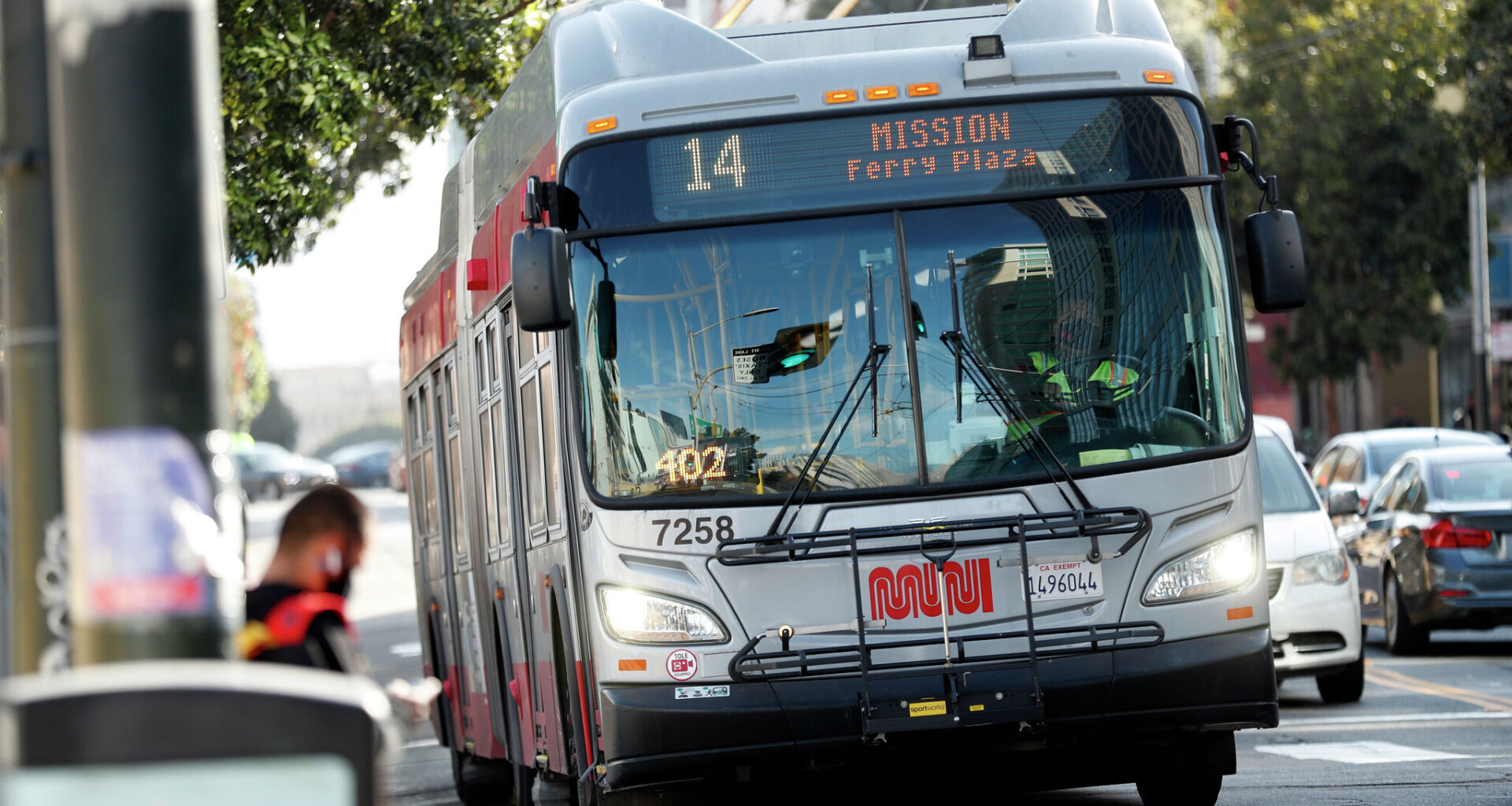 4 hospitalized after Muni bus crash in San Francisco