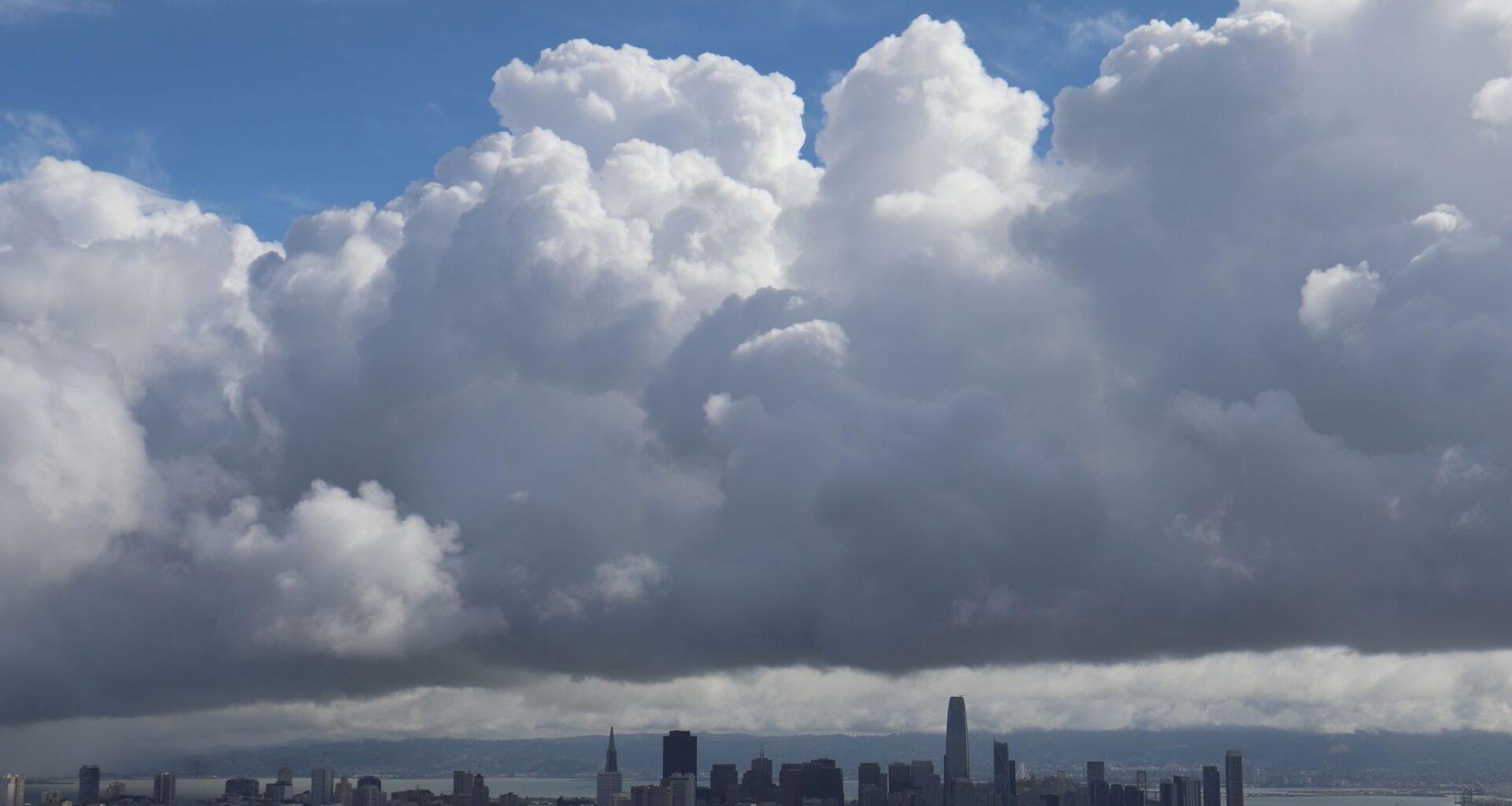 Giants-Dodgers game at risk of rain delay as thunderstorms hit S.F.