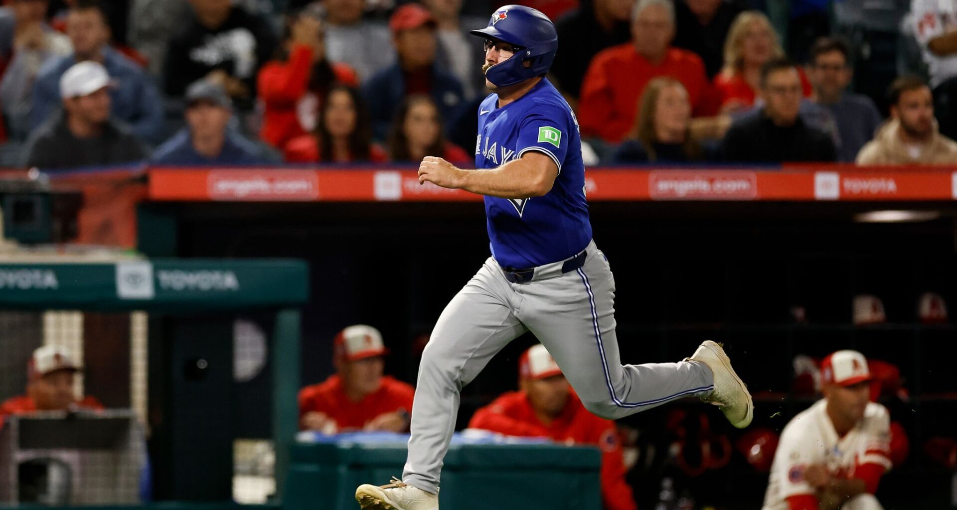 Sosa has tiebreaking 2-run double, Varland snuffs out Angels rally as Blue Jays hold on for 4-2 win