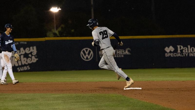 UC San Diego Falls in 10 Innings at USD