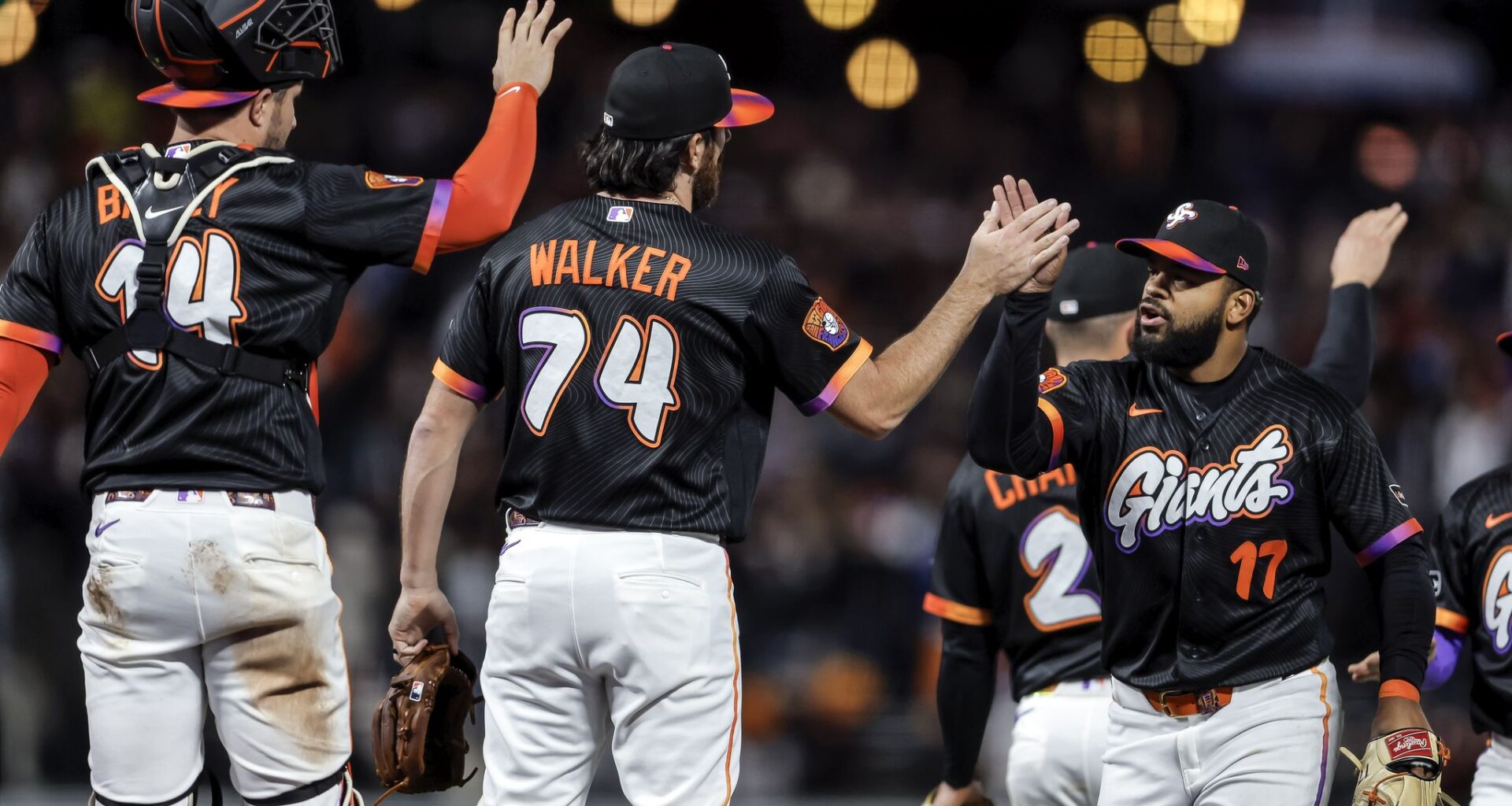 SF Giants ride 3-run first inning to victory over Dodgers in opener