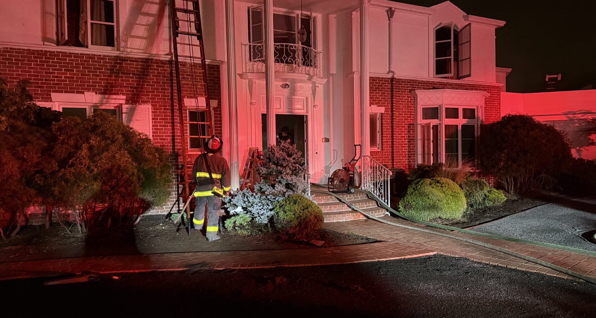 Crews Contain 1-Alarm Residential Fire In Stonestown Neighborhood Early Wednesday
