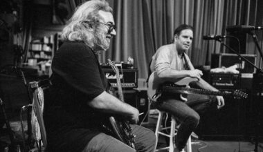 Grateful Dead memorabilia tops estimates in S.F. auction