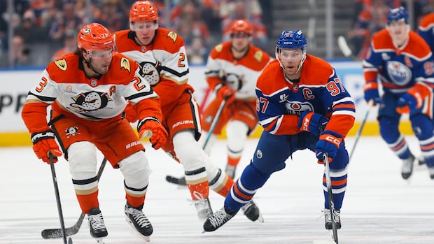 McDavid held off scoresheet through Edmonton's first 2 playoff games