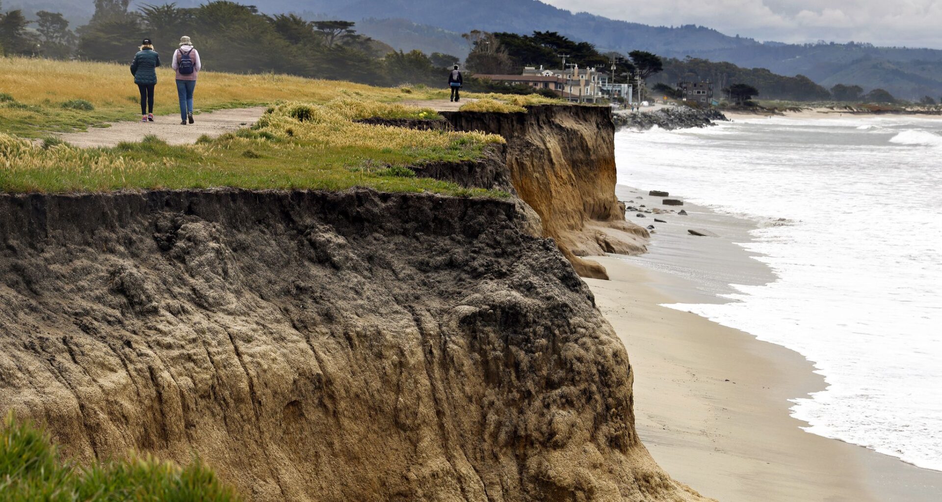State Supreme Court curbs Coastal Commission's power to block housing