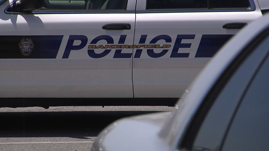 3 dead after multi-vehicle crash in southwest Bakersfield: BPD