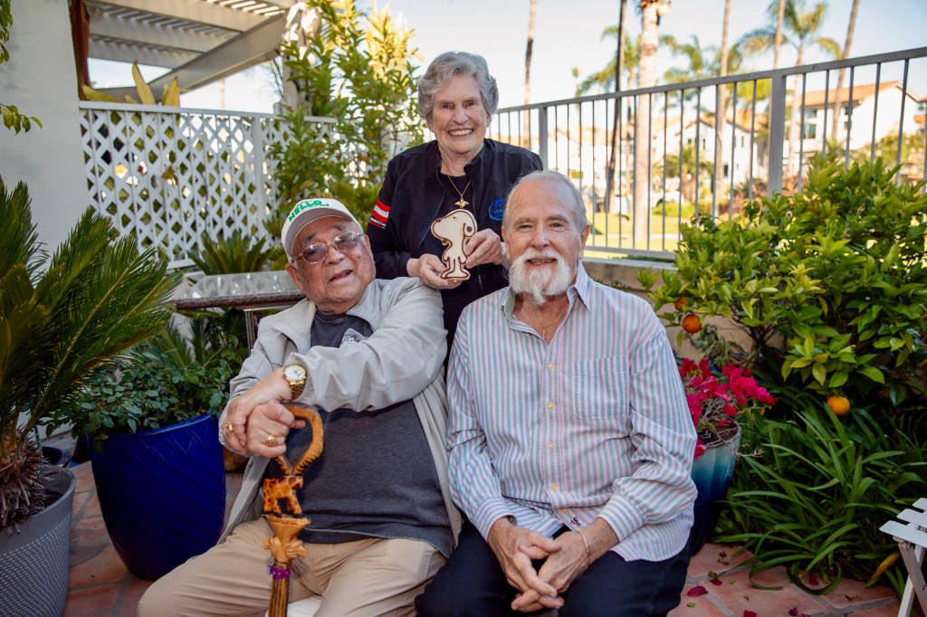 Friends celebrate 25th anniversary of ‘Peanuts’ sculpture by Stan Pawlowski – Press Telegram