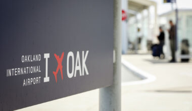 Hundreds of gallons of jet fuel spill at Oakland airport