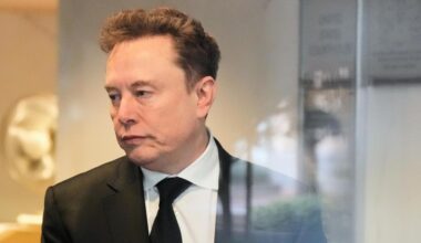 Musk, Altman show up for opening statements in major AI trial