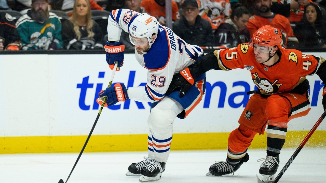 Draisaitl's 2 goals lift the Oilers past the Ducks 4-1 to stave off elimination