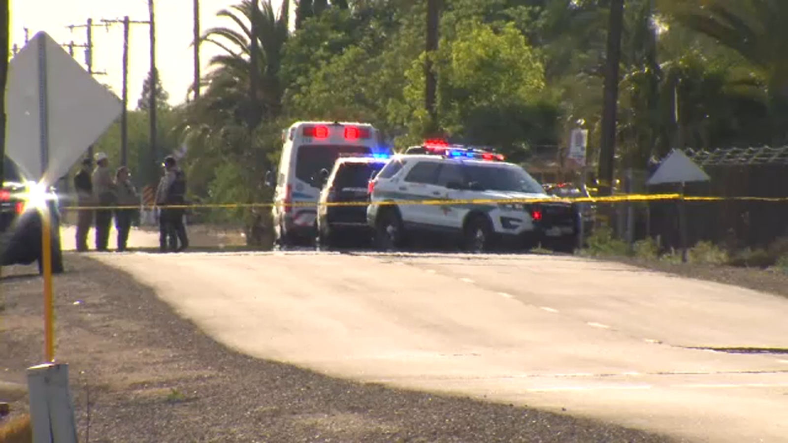 2 people hospitalized with stab wounds after a fight in Fresno County, deputies say