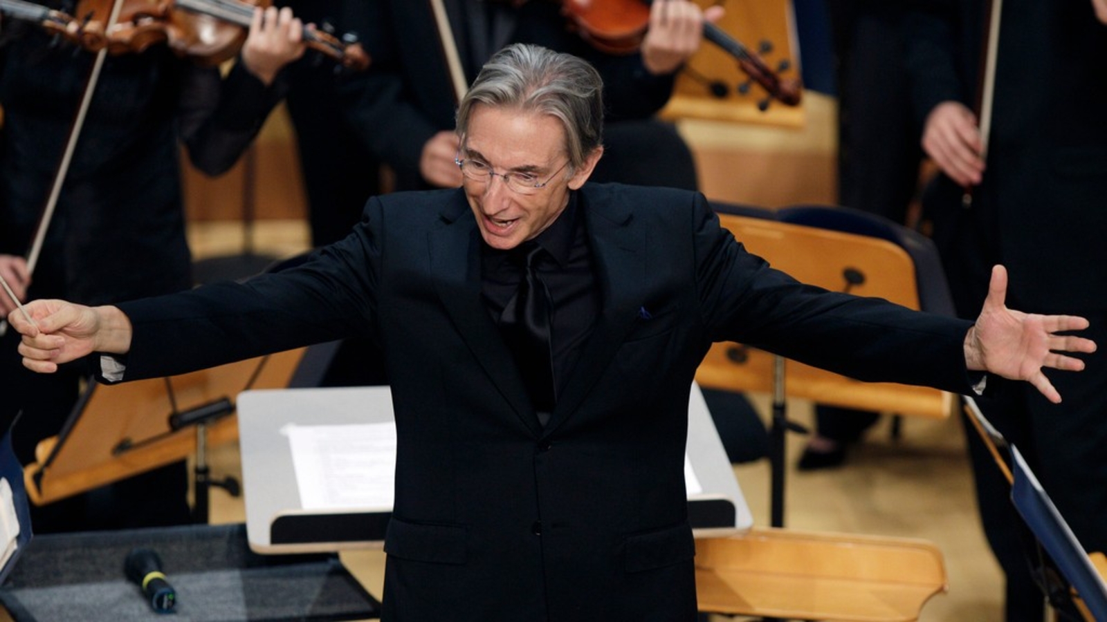 Iconic San Francisco Symphony Music Director Michael Tilson Thomas dies at 81 after cancer battle