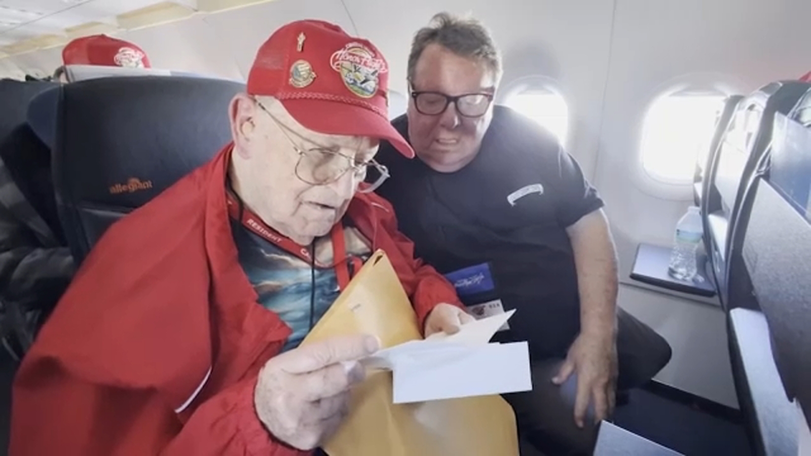 Letters from home fill the skies for returning Honor Flight veterans