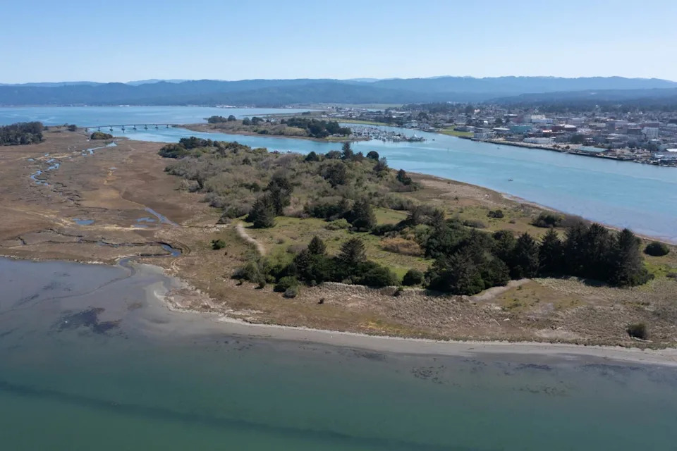 A view of Tuluwat Island.