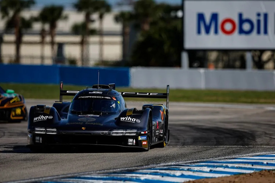 #5 JDC-Miller MotorSports Porsche 963: Tijmen van der Helm, Nico Pino, Kaylen Frederick