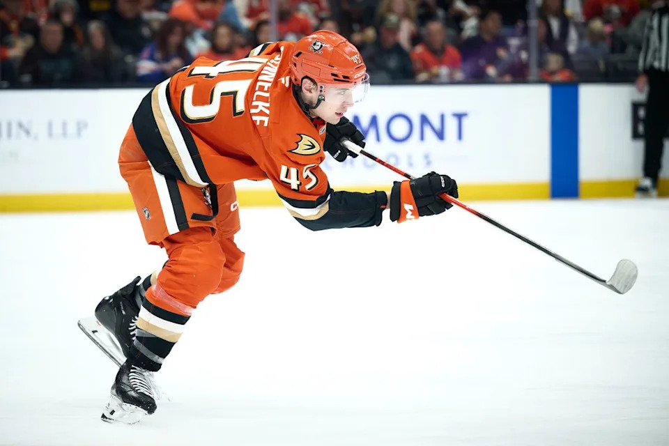 The Anaheim Duck’s Beckett Sennecke #45 passes the puck during an NHL game against the Vancouver Canucks, April 12th, 2026 in Anaheim California.