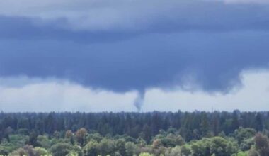 Tornado touches down near Clovis in Fresno County