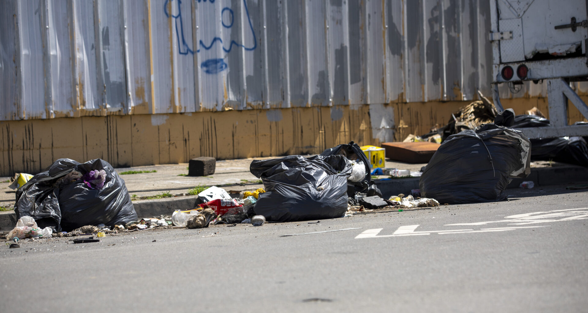 Illegal Dumping Is a Big Problem in Oakland. A New Report Has Ideas to Clean Up the Mess