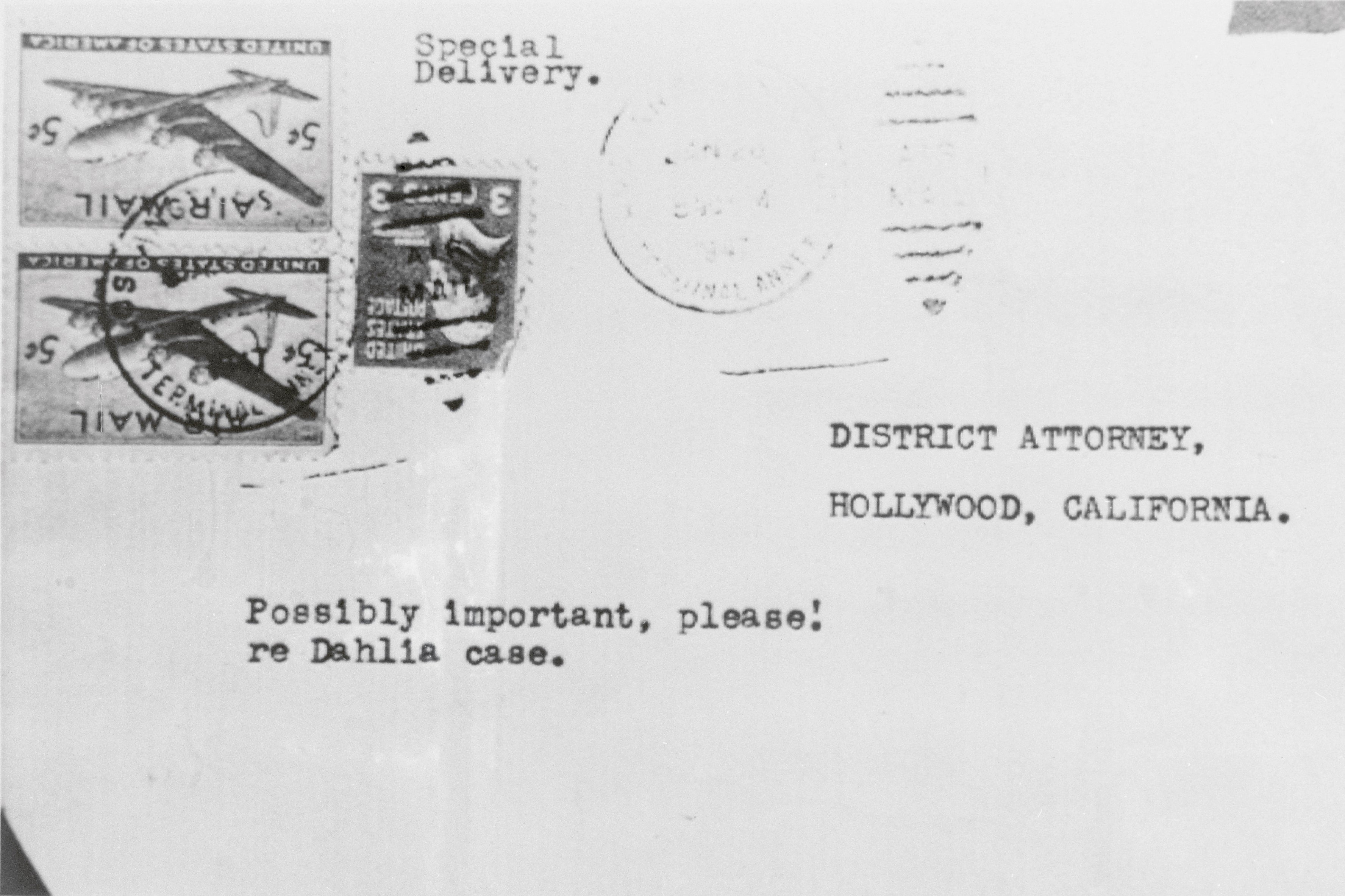 An envelope addressed to the L.A. district attorney that reads: "Possibly important, please: re Dahlia case."