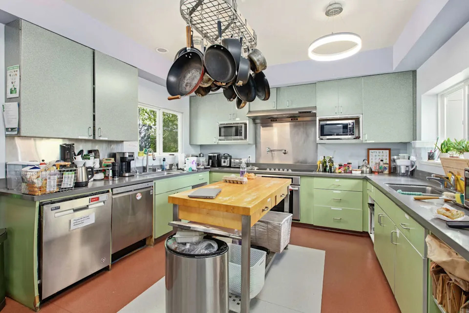 The San Francisco Ballet is offloading 3016 Jackson St., a historic 15-bedroom Edwardian property in Pacific Heights, for $6.5 million. (Steph Dewey/Reflex Imaging/Compass)