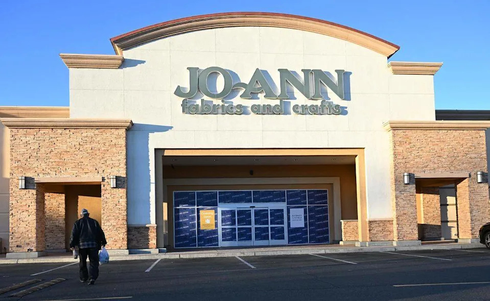 Barnes & Noble is opening a new store in the former Joann location on Herndon and Clovis avenues. Photographed Tuesday, Jan. 6, 2026 in Clovis.