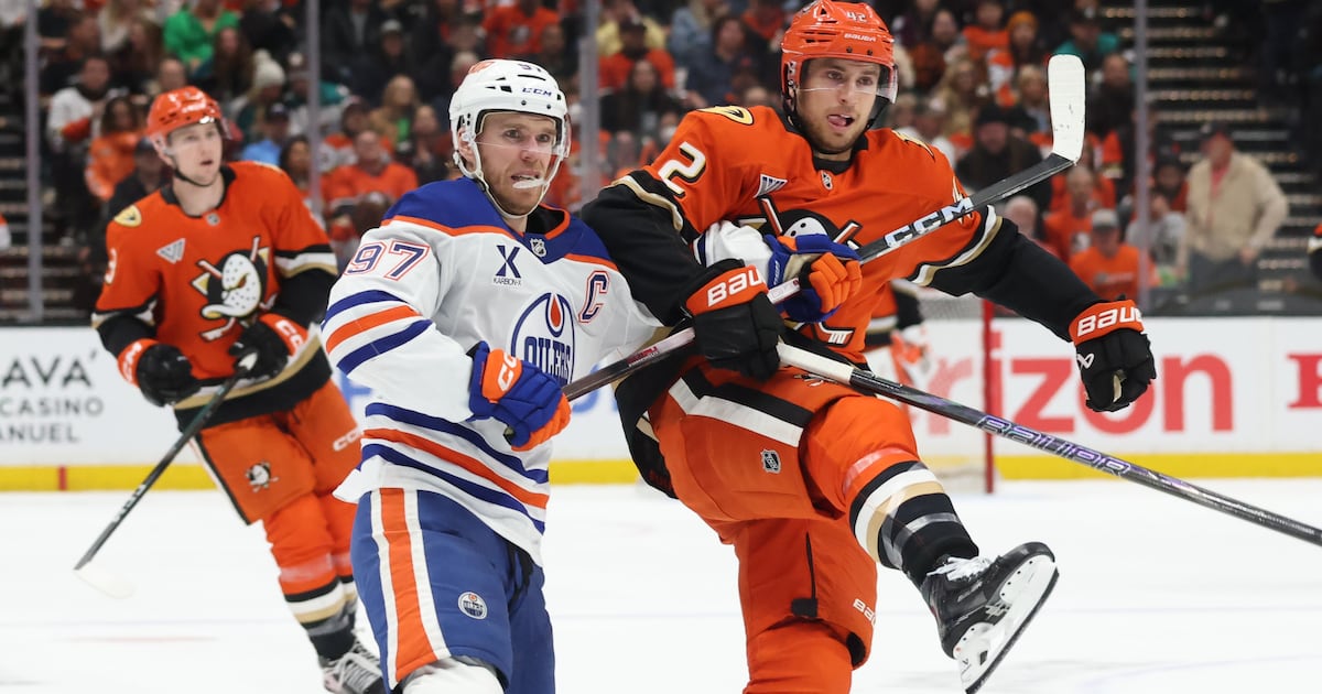 Edmonton Oilers, Anaheim Ducks deadlocked after high-octane second period in Game 3