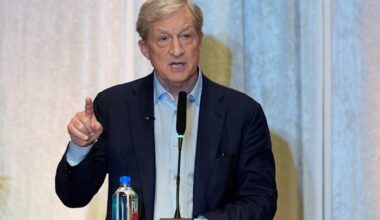 Billionaire Steyer's spending binge dwarfs rival campaigns in California governor's race
