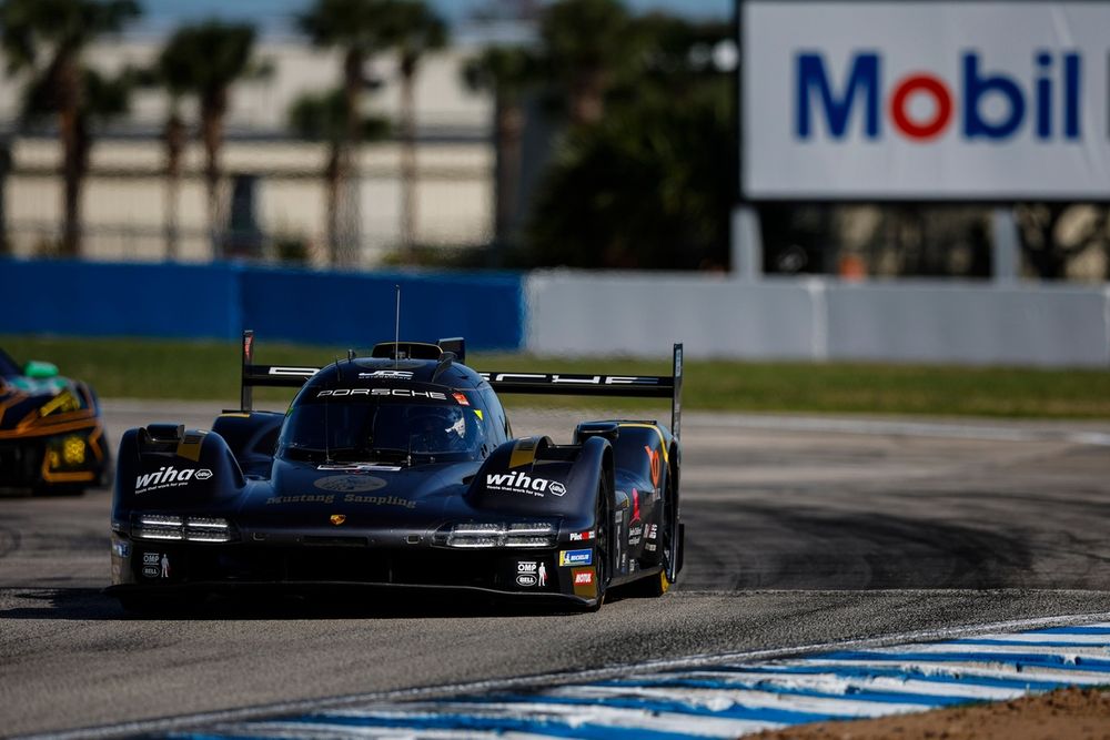 #5 JDC-Miller MotorSports Porsche 963: Tijmen van der Helm, Nico Pino, Kaylen Frederick