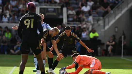 LAFC goalkeeper Hugo Lloris (1) makes a save during an MLS game between LAFC and San Jose Earthquakes on Sunday, April 19, 2026 at BMO Stadium In Los Angeles Calif at BMO Stadium in Los Angeles Calif