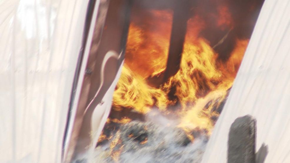 Fire sets ablaze in East Bakersfield at notorious warehouse complex (KBAK/KBFX)