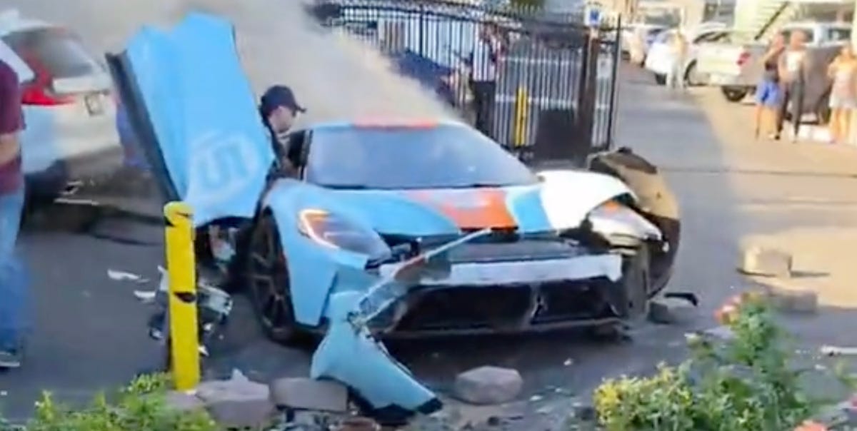 Ford GT Heritage Edition Suffers Severe Crash in California, 2 Reportedly Injured