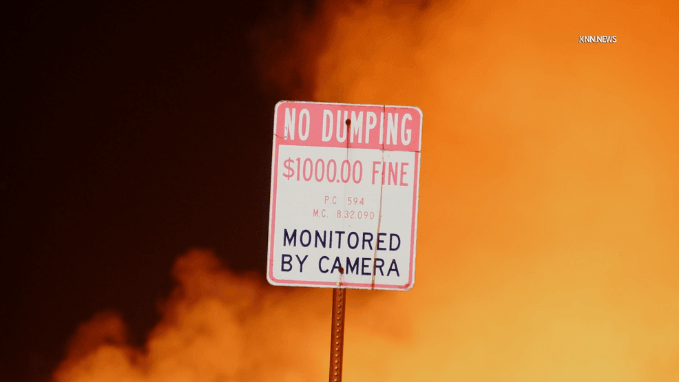 Multiple fire crews battled a vegetation fire in southwest Bakersfield last night. Arson investigators were also called to the scene, according to the Bakersfield Fire Department. PHOTO: KEY NEWS