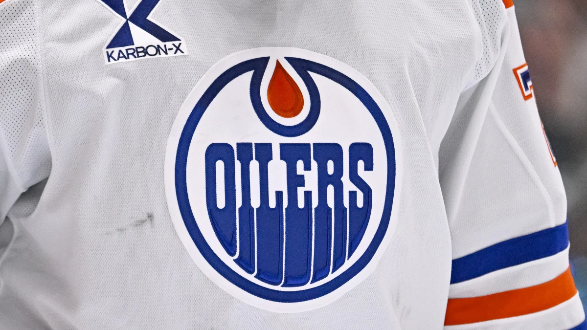 A view of the logo of the Edmonton Oilers on the jersey of goaltender Stuart Skinner (74) during the game between the Dallas Stars and the Edmonton Oilers in game five of the Western Conference Final of the 2025 Stanley Cup Playoffs at American Airlines Center.