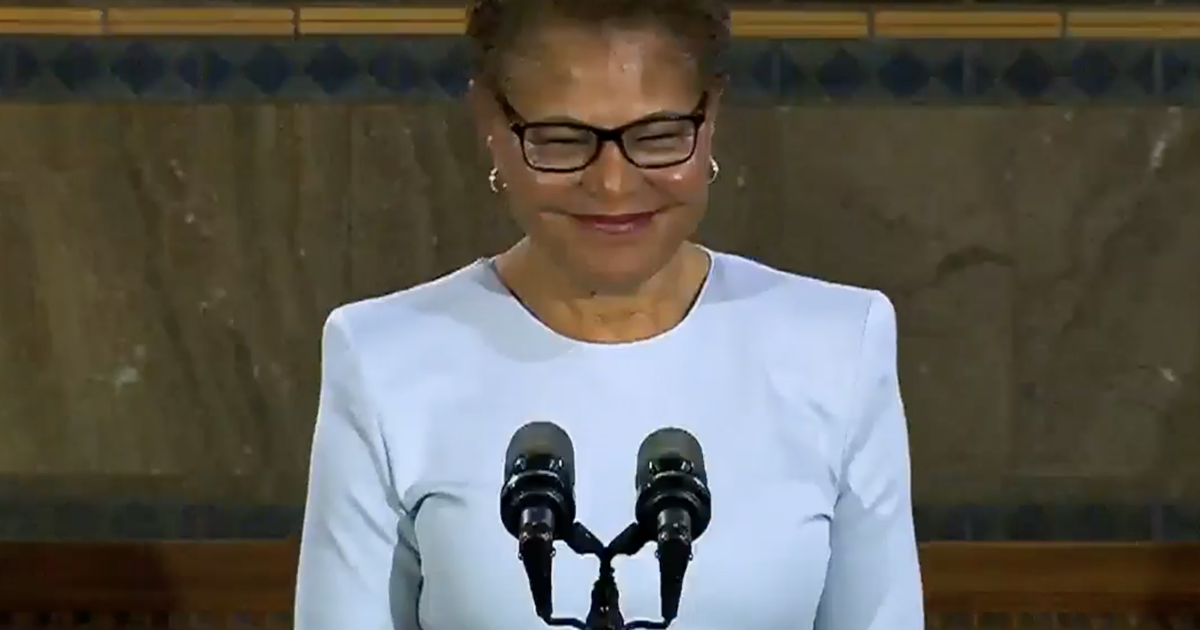 Op-Ed: "Passing Bass" and the Free Fall of Los Angeles | Columns