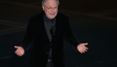 Billy Crystal eyes return to Broadway in one-man show about the house he lost to LA wildfires | Entertainment